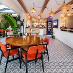 Hotel Lupia Suites *
