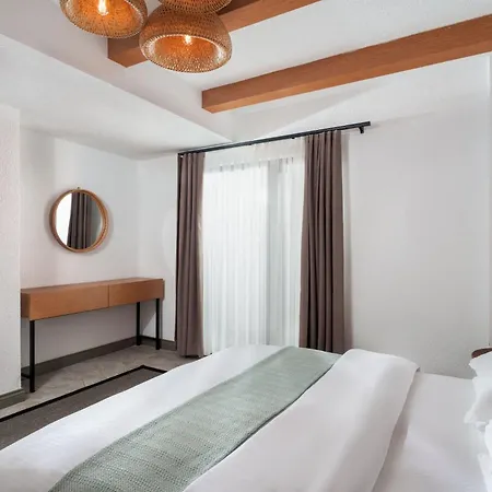 Lupia Hotel *